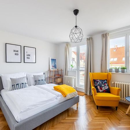 Bright Charming Apt With Terrace, Parking & Airco. براغ المظهر الخارجي الصورة