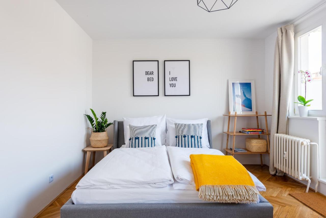 Bright Charming Apt With Terrace, Parking & Airco. براغ المظهر الخارجي الصورة