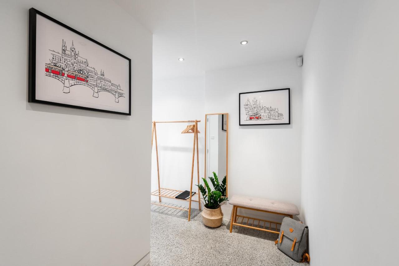 Bright Charming Apt With Terrace, Parking & Airco. براغ المظهر الخارجي الصورة